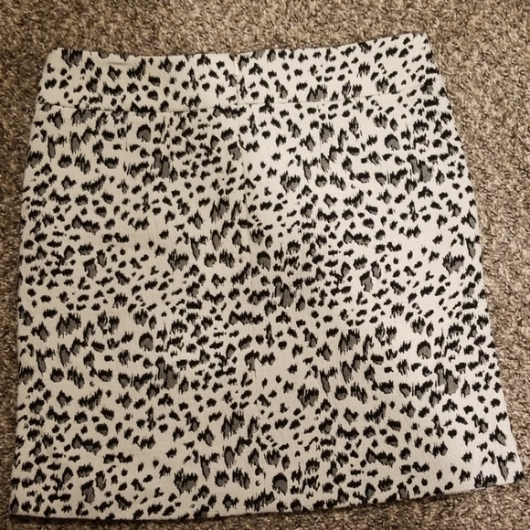 Snow leopard mini skirt - Picture 3 of 4
